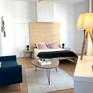 https://studio-le-victor-hugo-hyper-centre-ville.hotels-rhonealpes.com